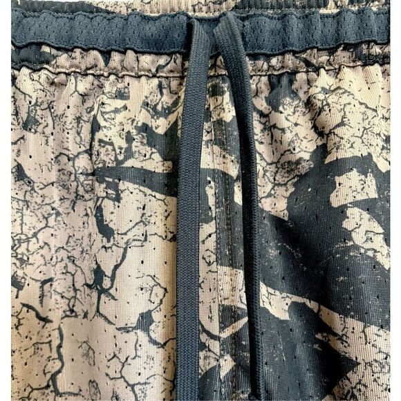 REEBOK - NWT - Men's Size 2XL Casual Hoopwear Transition Basketball Shorts - Picture 5 of 15